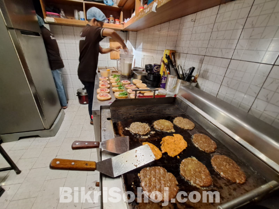 Restaurant রেস্টুরেন্ট